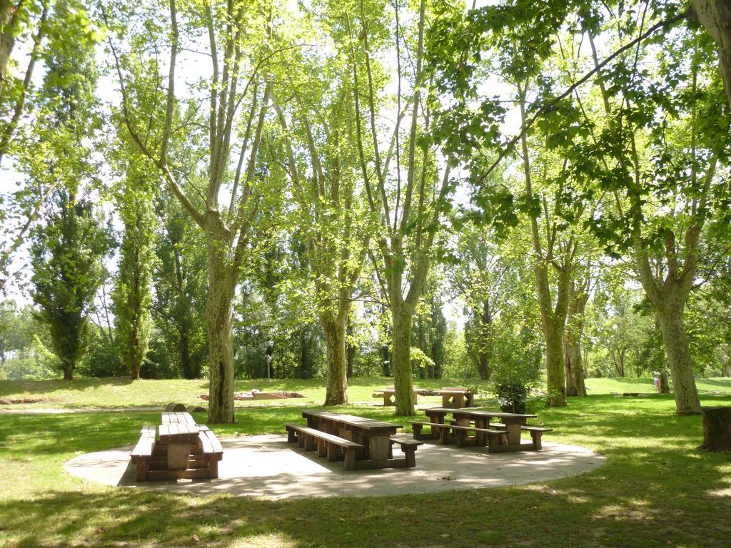 Camping Parc du Château d'Allot Boé Exterior foto