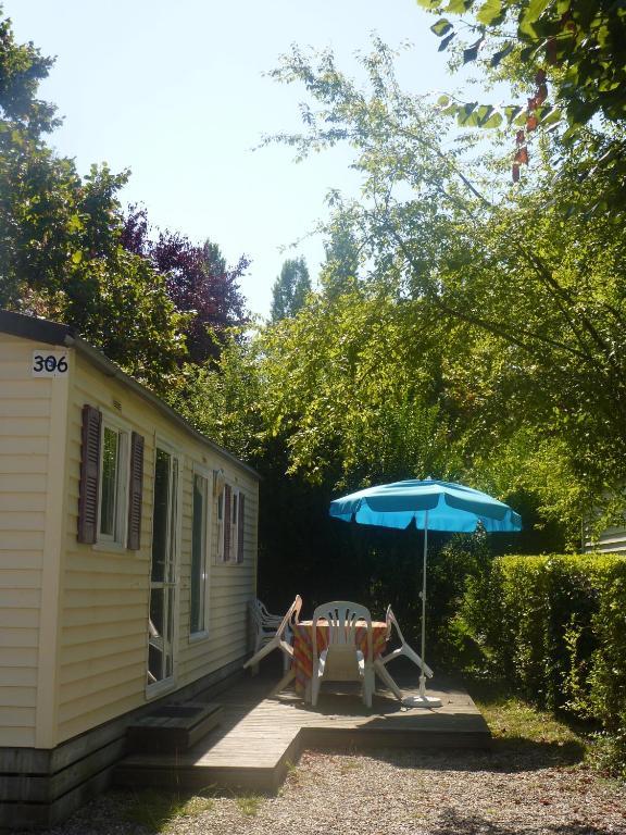 Camping Parc du Château d'Allot Boé Quarto foto
