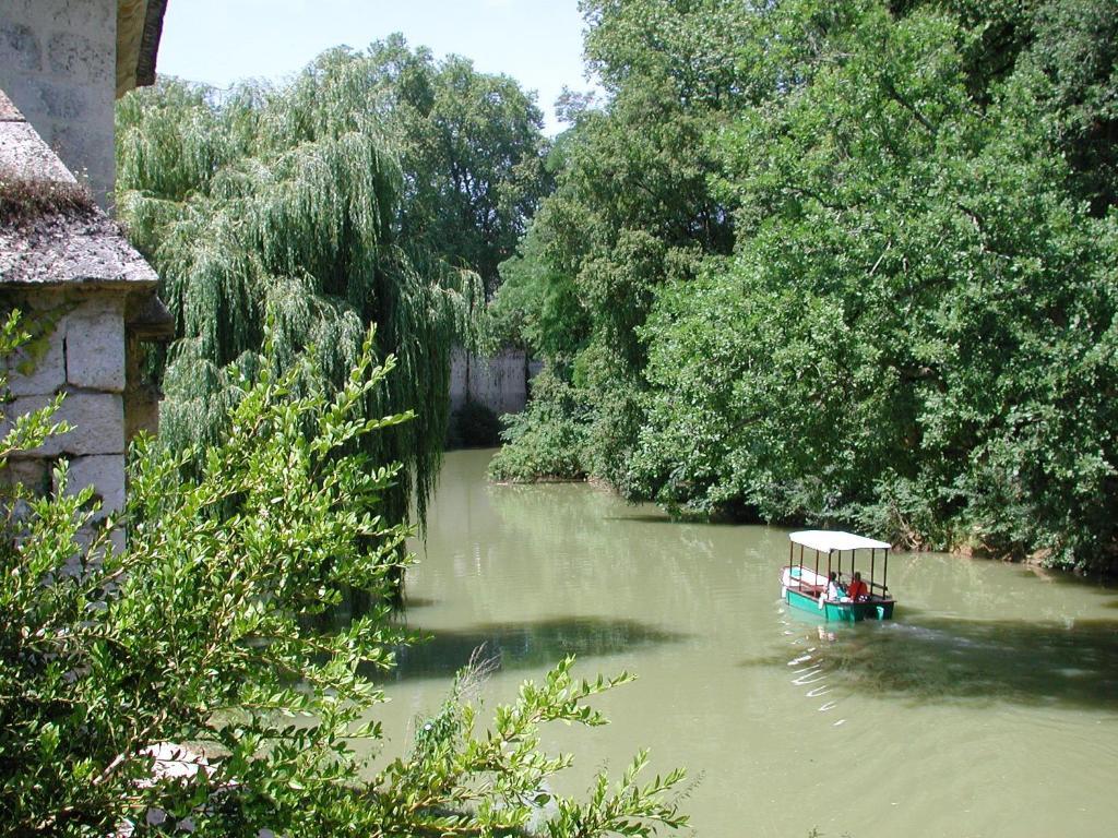 Camping Parc du Château d'Allot Boé Exterior foto